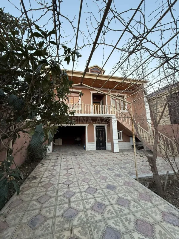 Satılır 6 otaqlı həyət evi 202 m²