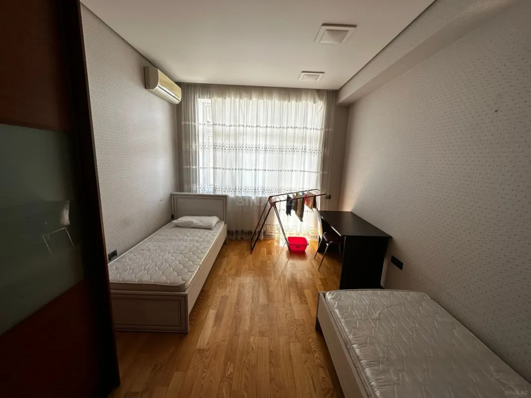 Kirayə verilir 4 otaqlı mənzil 210 m²