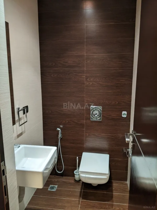 Kirayə verilir 4 otaqlı mənzil 210 m²