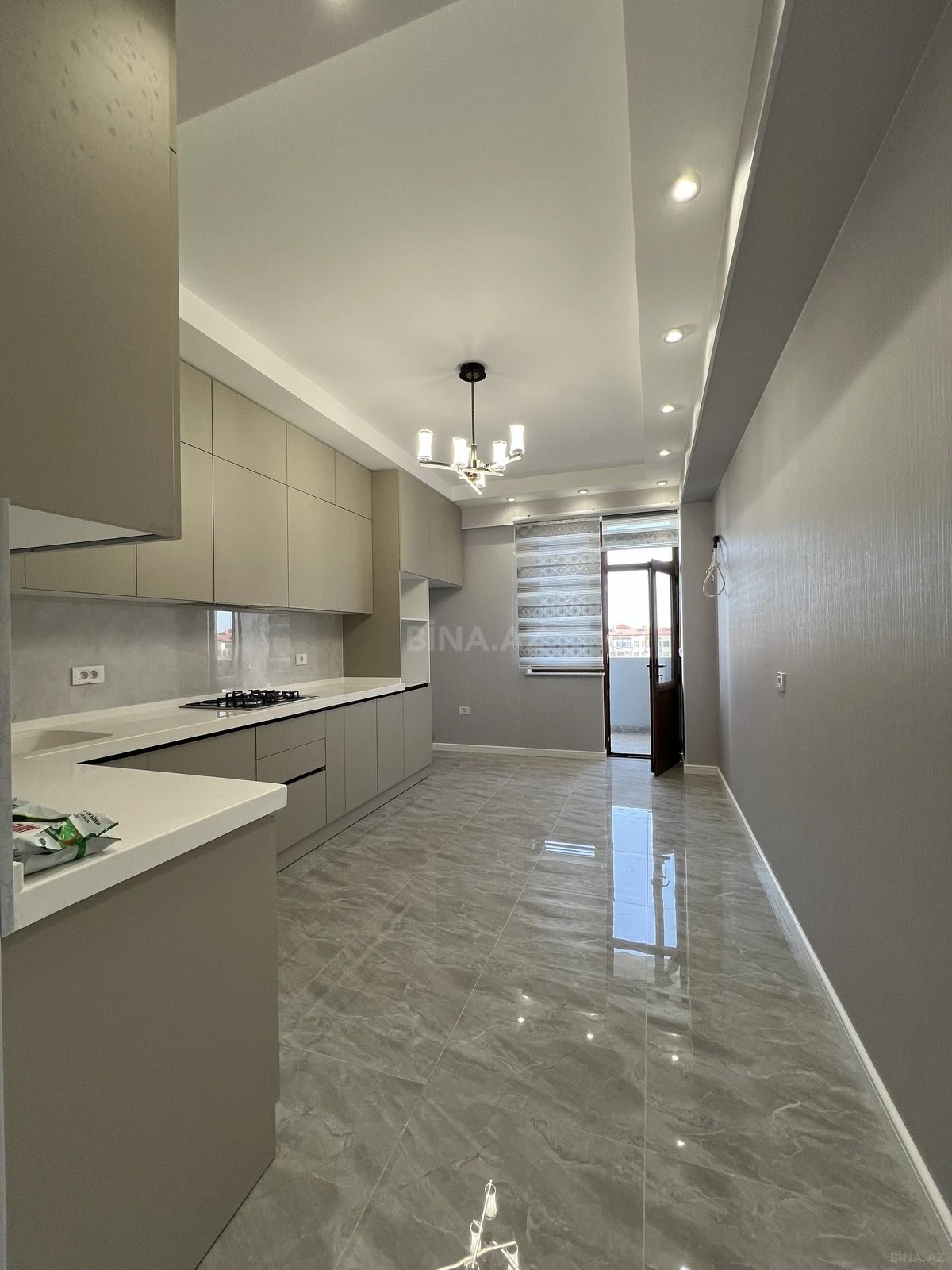 Satılır 3 otaqlı mənzil 132 m²