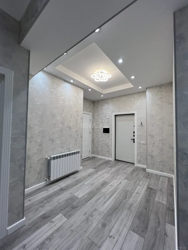 Satılır 3 otaqlı mənzil 132 m²