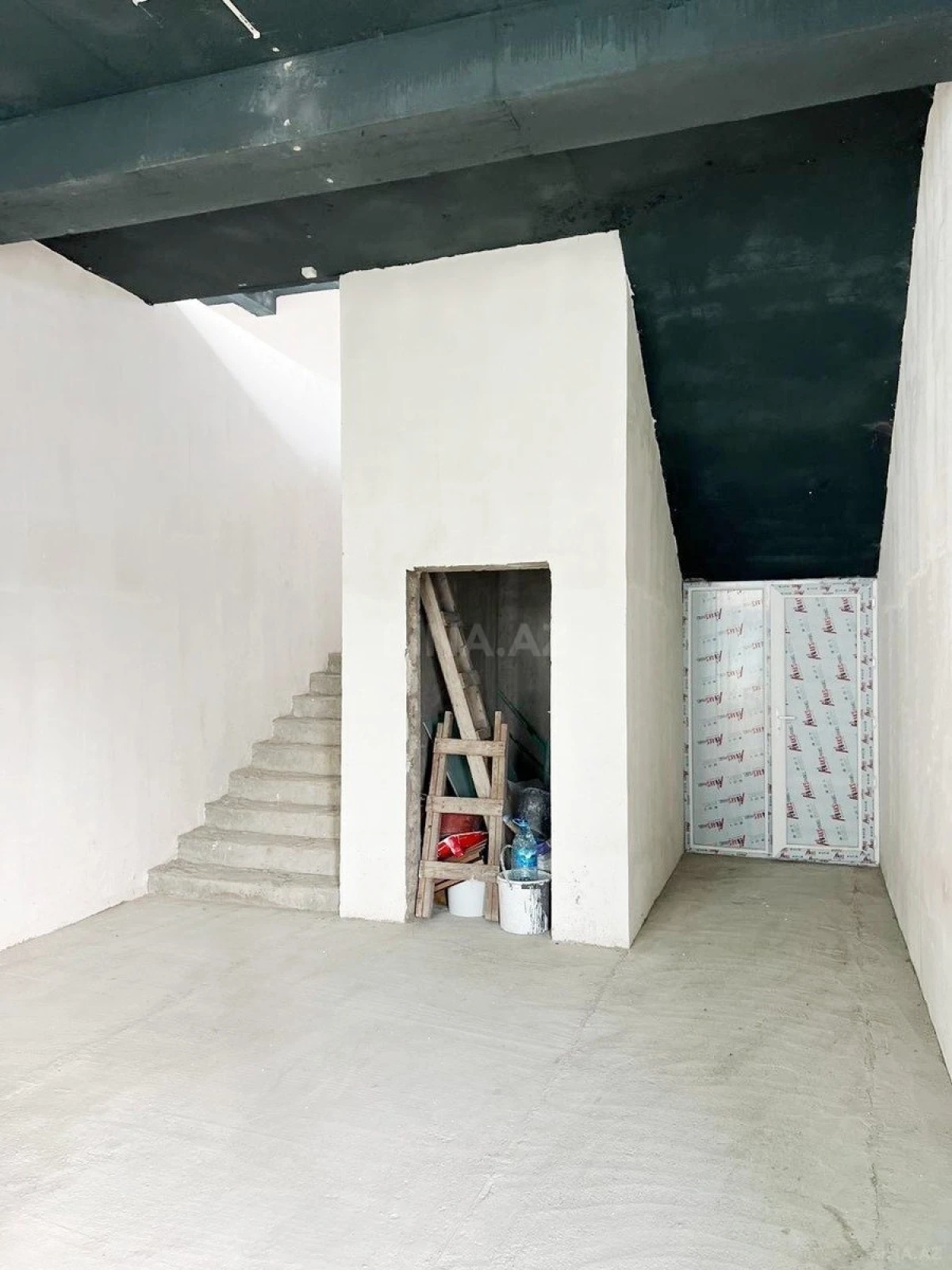 Kirayə verilir obyekt 630 m²