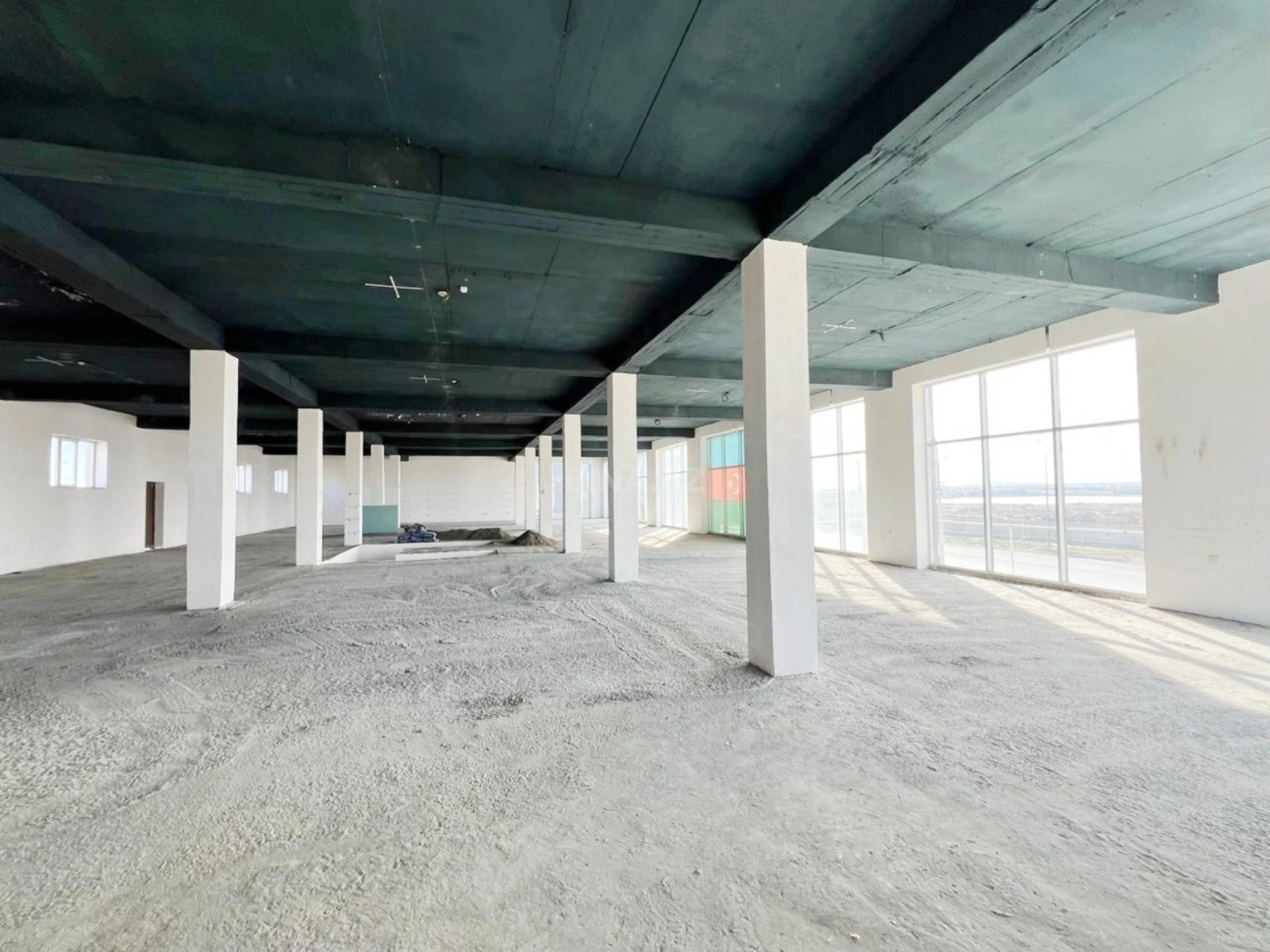 Kirayə verilir obyekt 630 m²