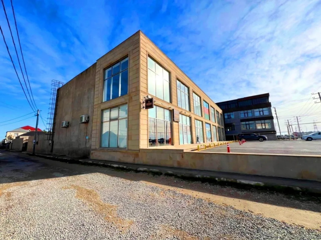 Kirayə verilir obyekt 630 m²