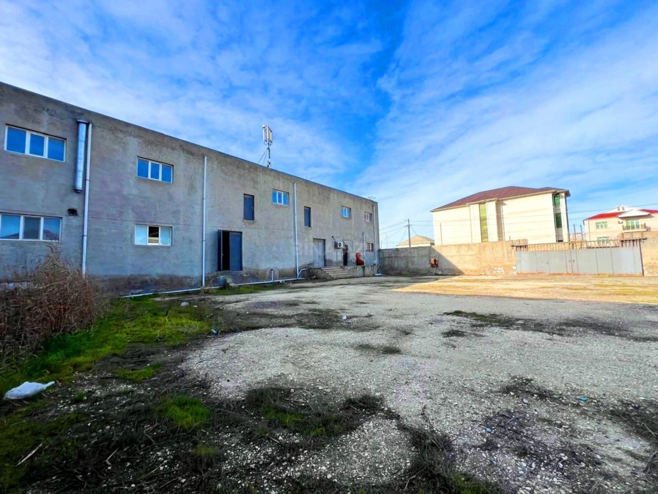 Kirayə verilir obyekt 630 m²