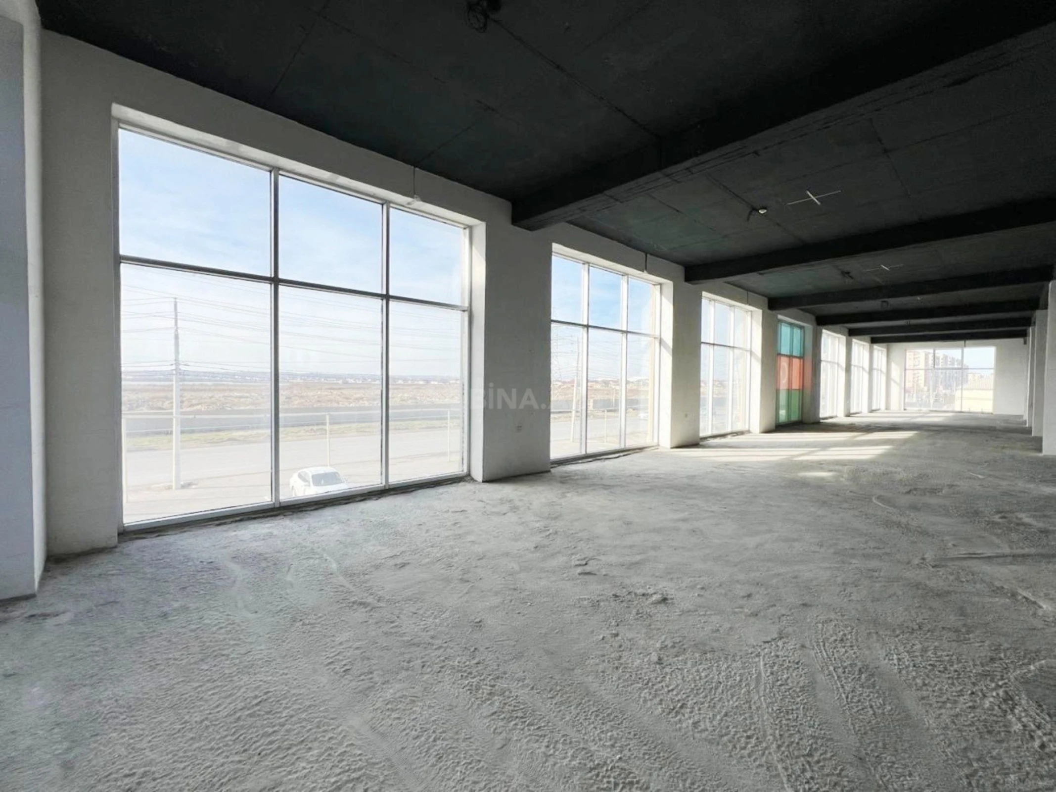 Kirayə verilir obyekt 630 m²