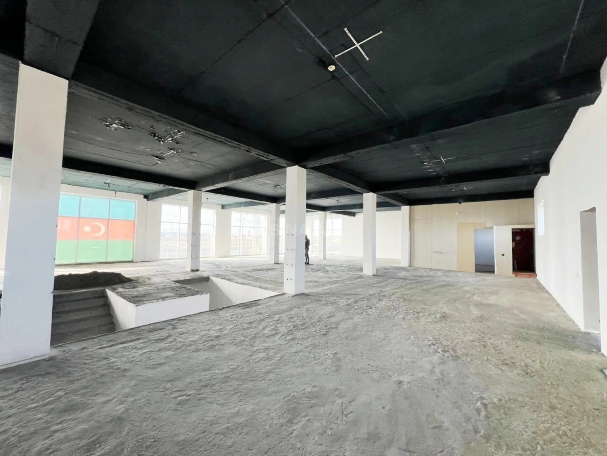 Kirayə verilir obyekt 630 m²