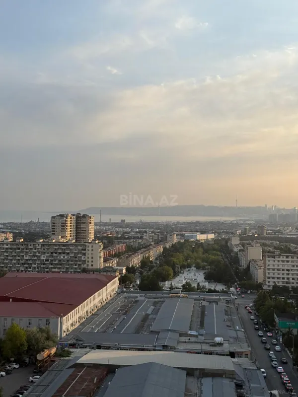 Satılır 4 otaqlı mənzil 180 m²