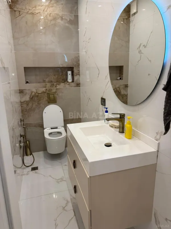 Satılır 4 otaqlı mənzil 180 m²