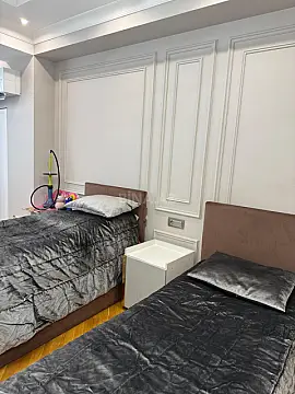 Satılır 4 otaqlı mənzil 180 m²