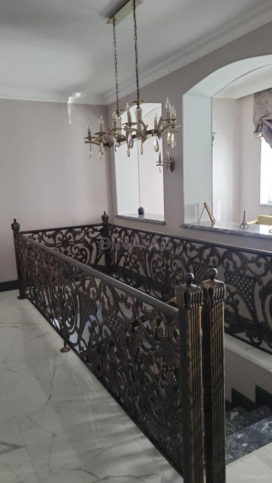 Satılır 6 otaqlı həyət evi 420 m²