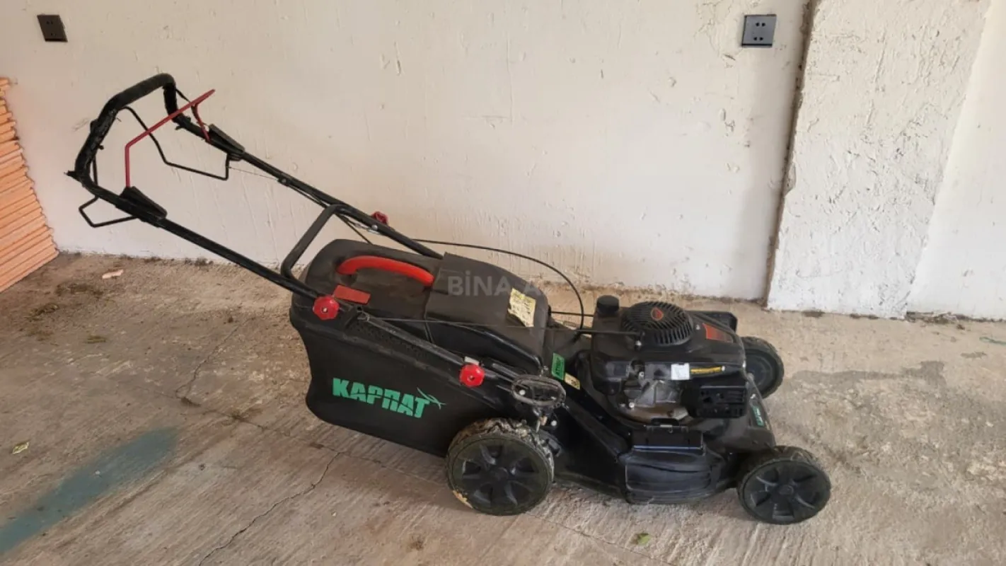 Satılır 6 otaqlı həyət evi 420 m²