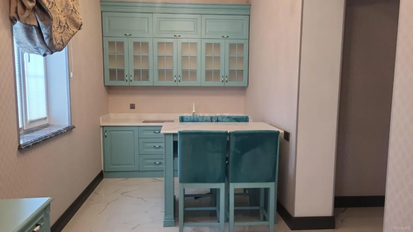 Satılır 6 otaqlı həyət evi 420 m²