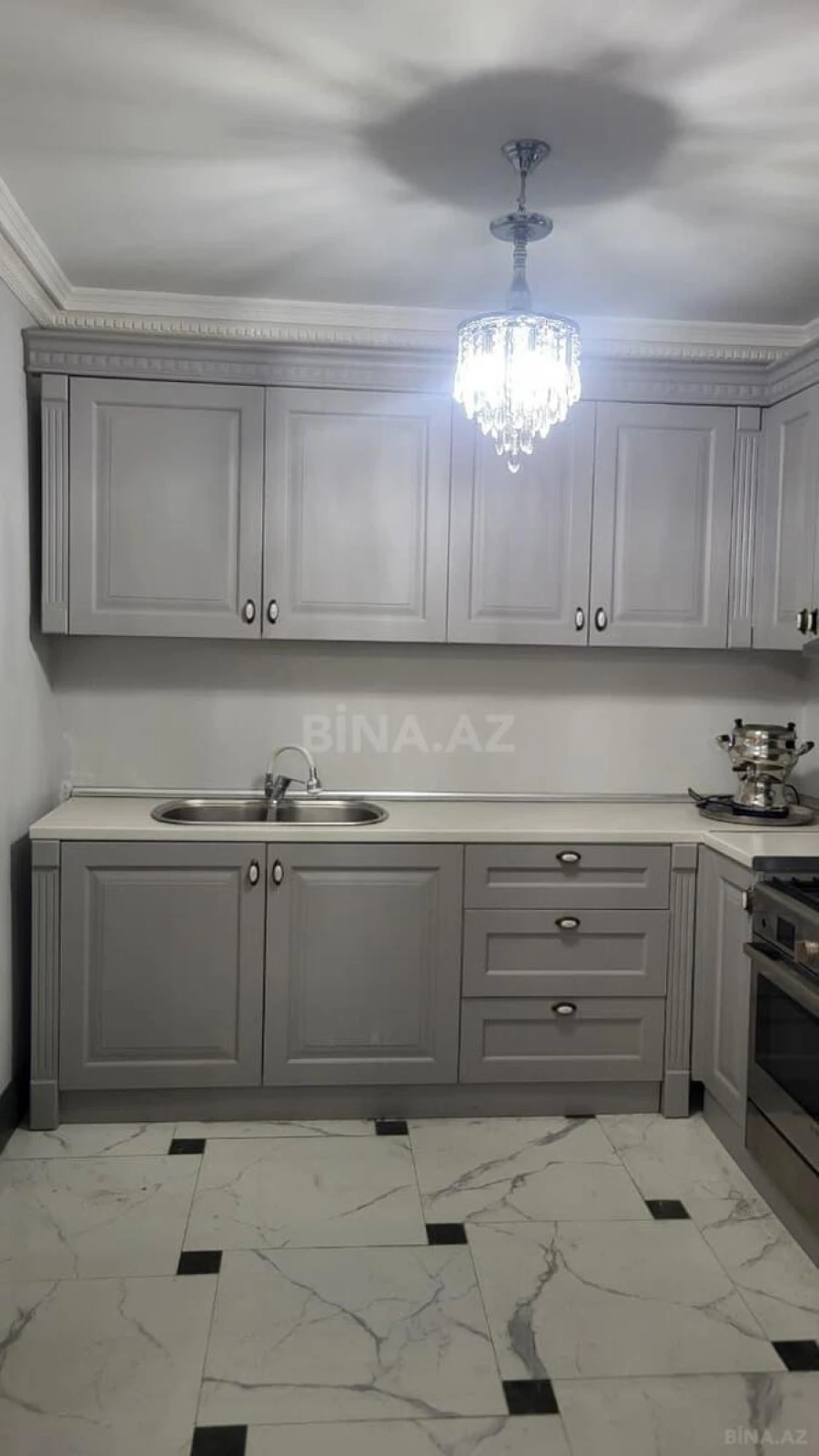 Satılır 6 otaqlı həyət evi 420 m²