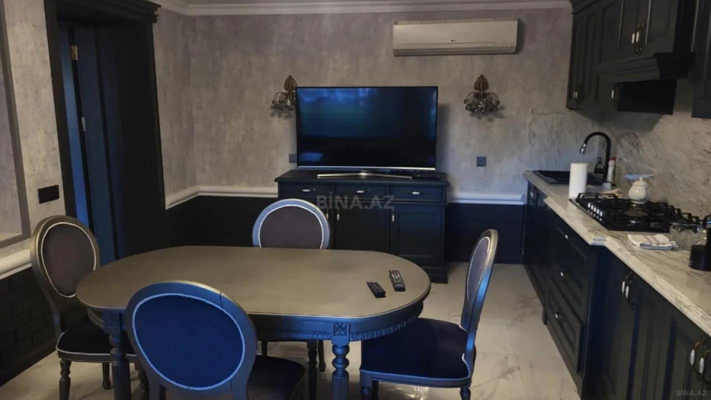 Satılır 6 otaqlı həyət evi 420 m²