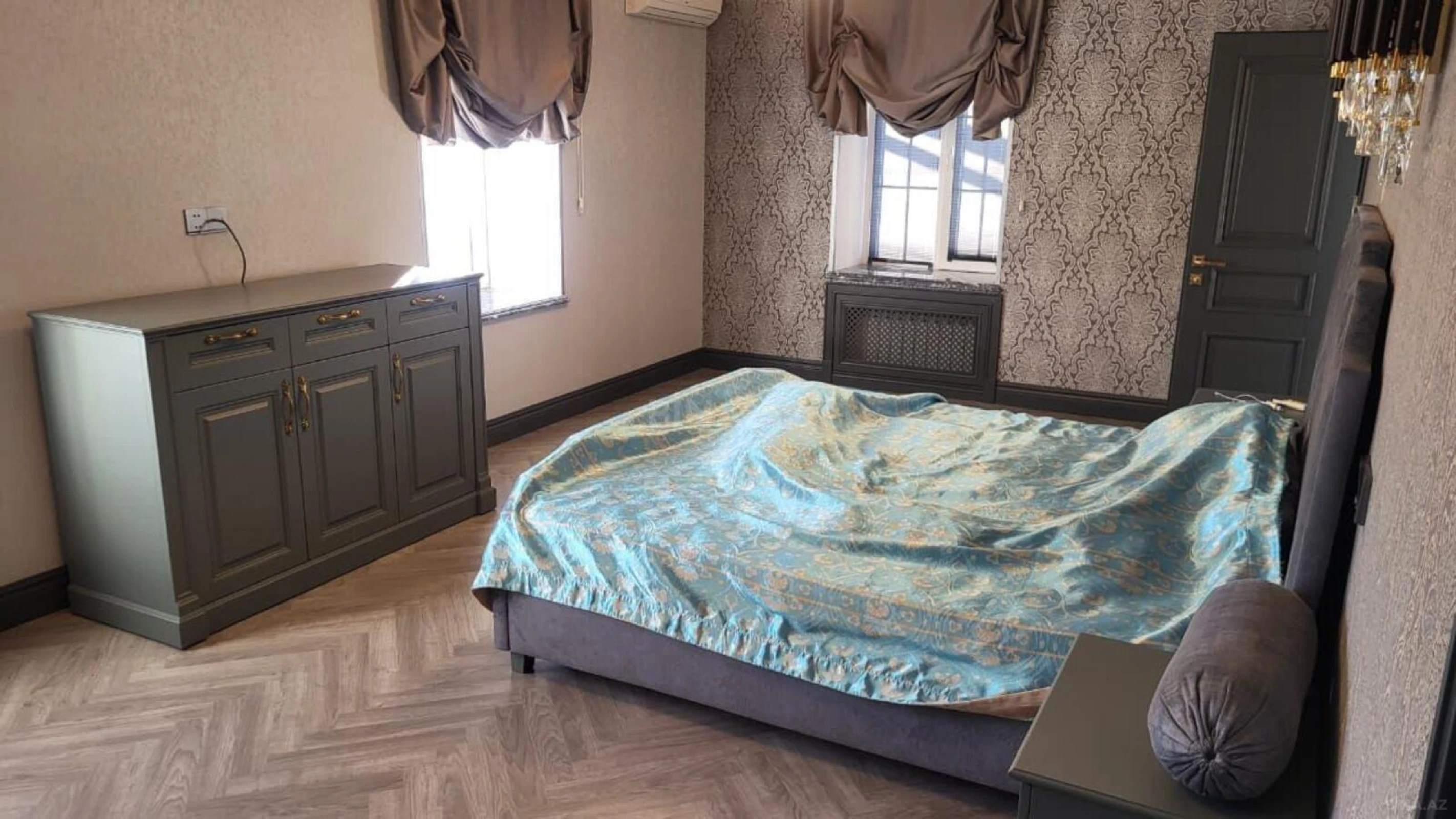 Satılır 6 otaqlı həyət evi 420 m²