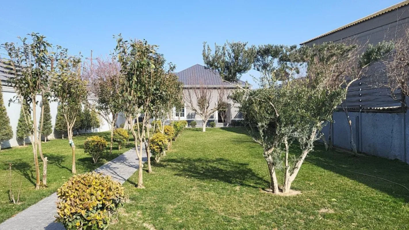 Satılır 6 otaqlı həyət evi 420 m²
