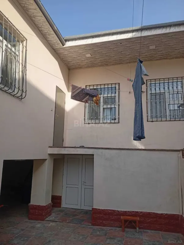 Satılır 4 otaqlı həyət evi 135 m²