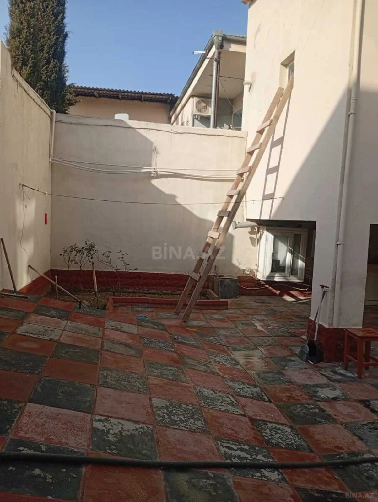 Satılır 4 otaqlı həyət evi 135 m²