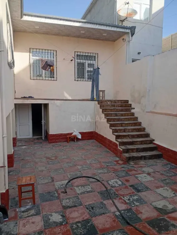 Satılır 4 otaqlı həyət evi 135 m²