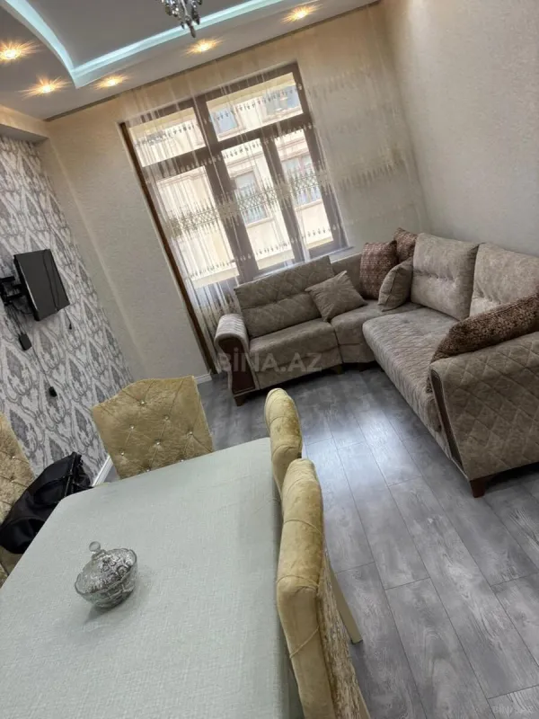 Kirayə verilir 2 otaqlı mənzil 70 m²