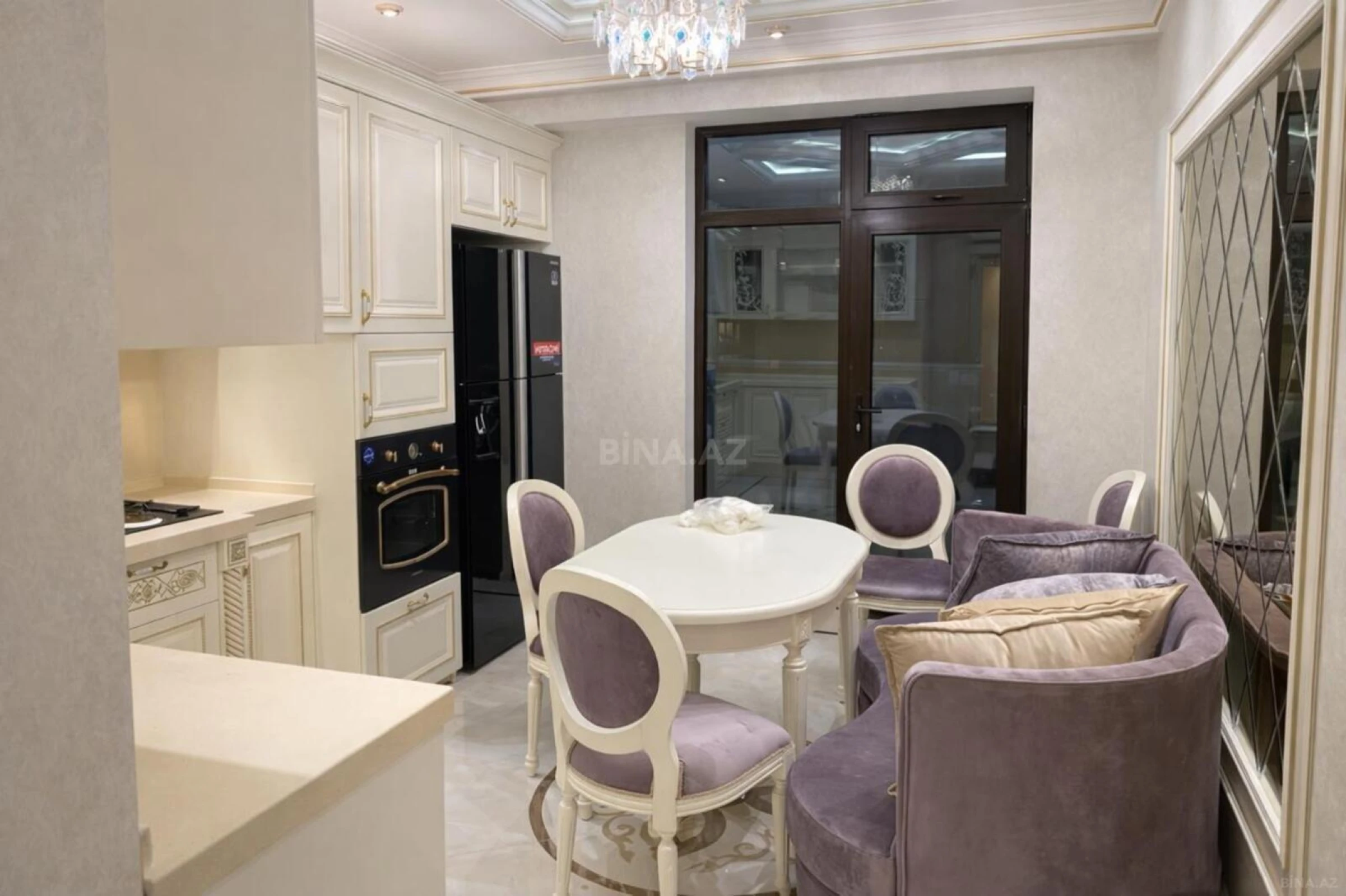 Satılır 3 otaqlı mənzil 179 m²