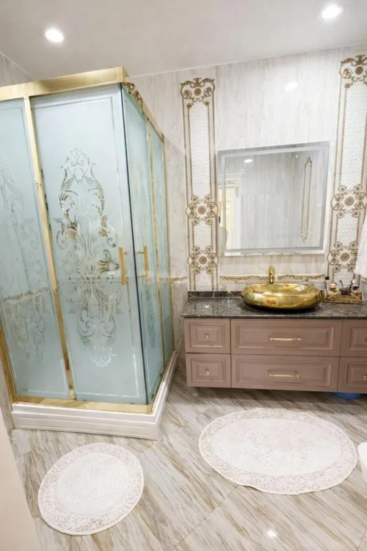 Satılır 3 otaqlı mənzil 179 m²