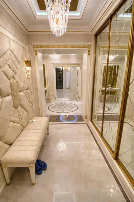 Satılır 3 otaqlı mənzil 179 m²