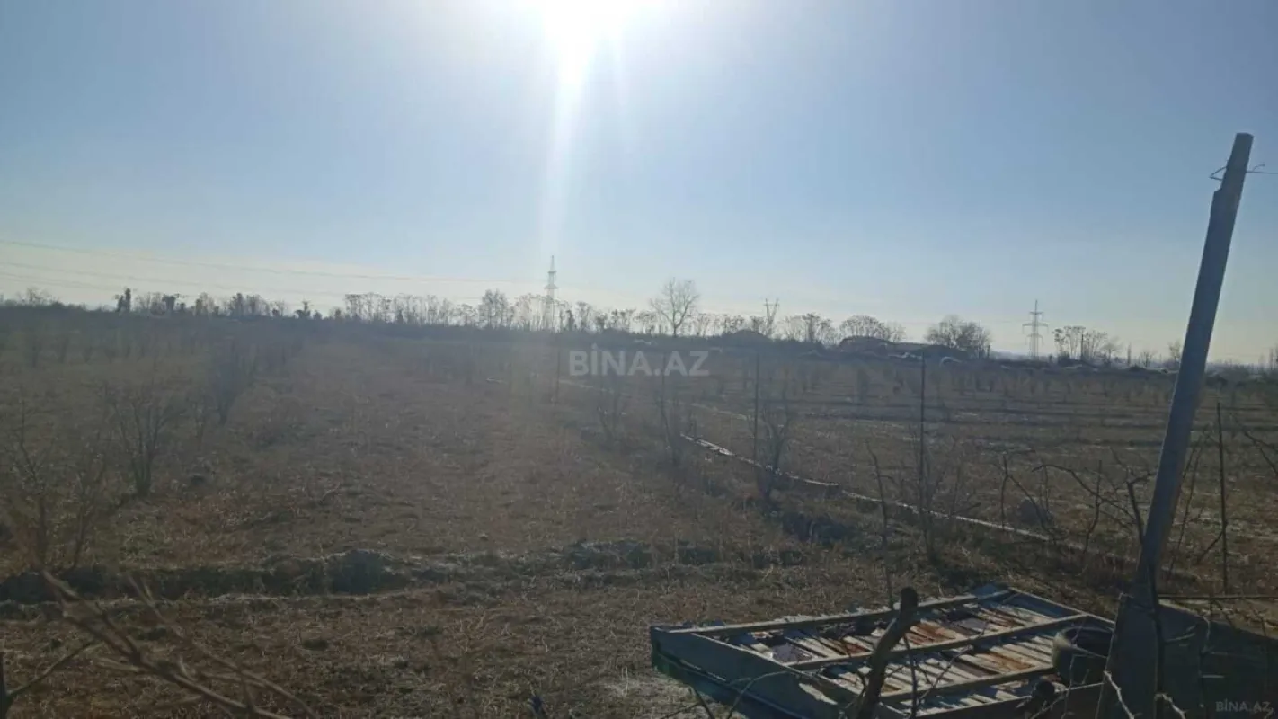 Satılır torpaq sahəsi 200 m²