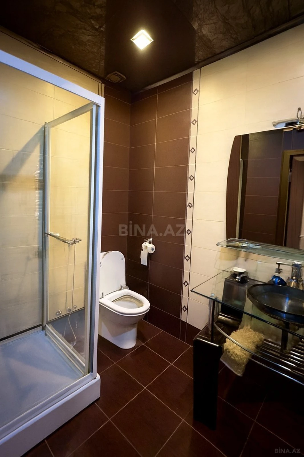 Satılır 3 otaqlı mənzil 135 m²