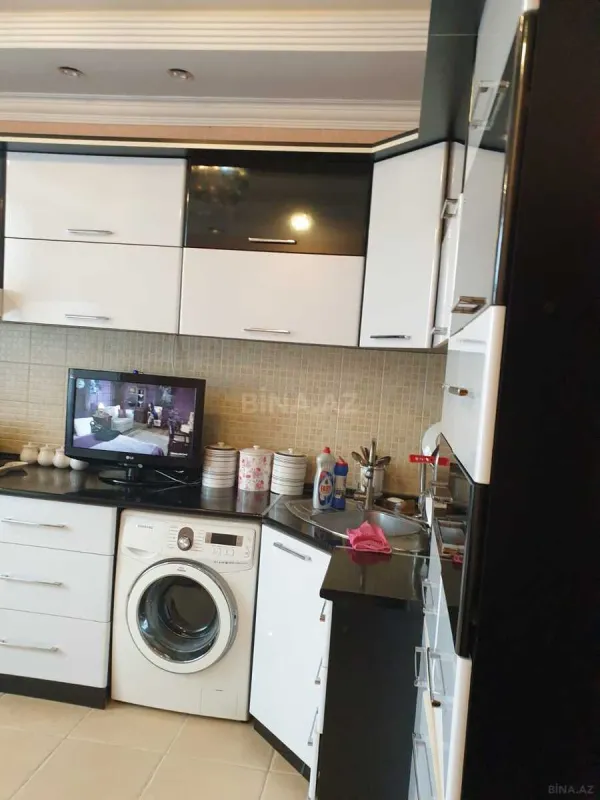 Satılır 3 otaqlı mənzil 135 m²