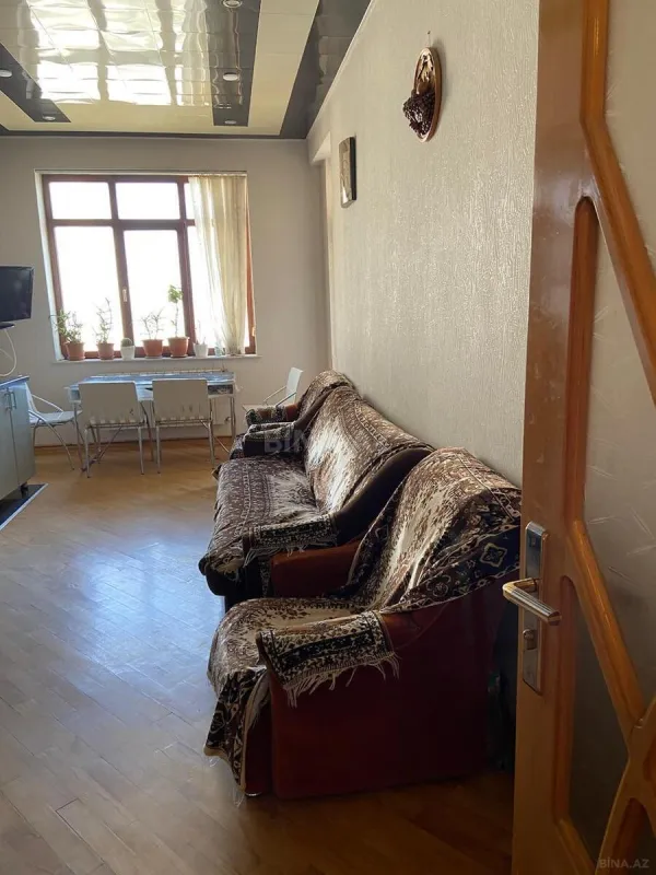 Satılır 4 otaqlı mənzil 225 m²