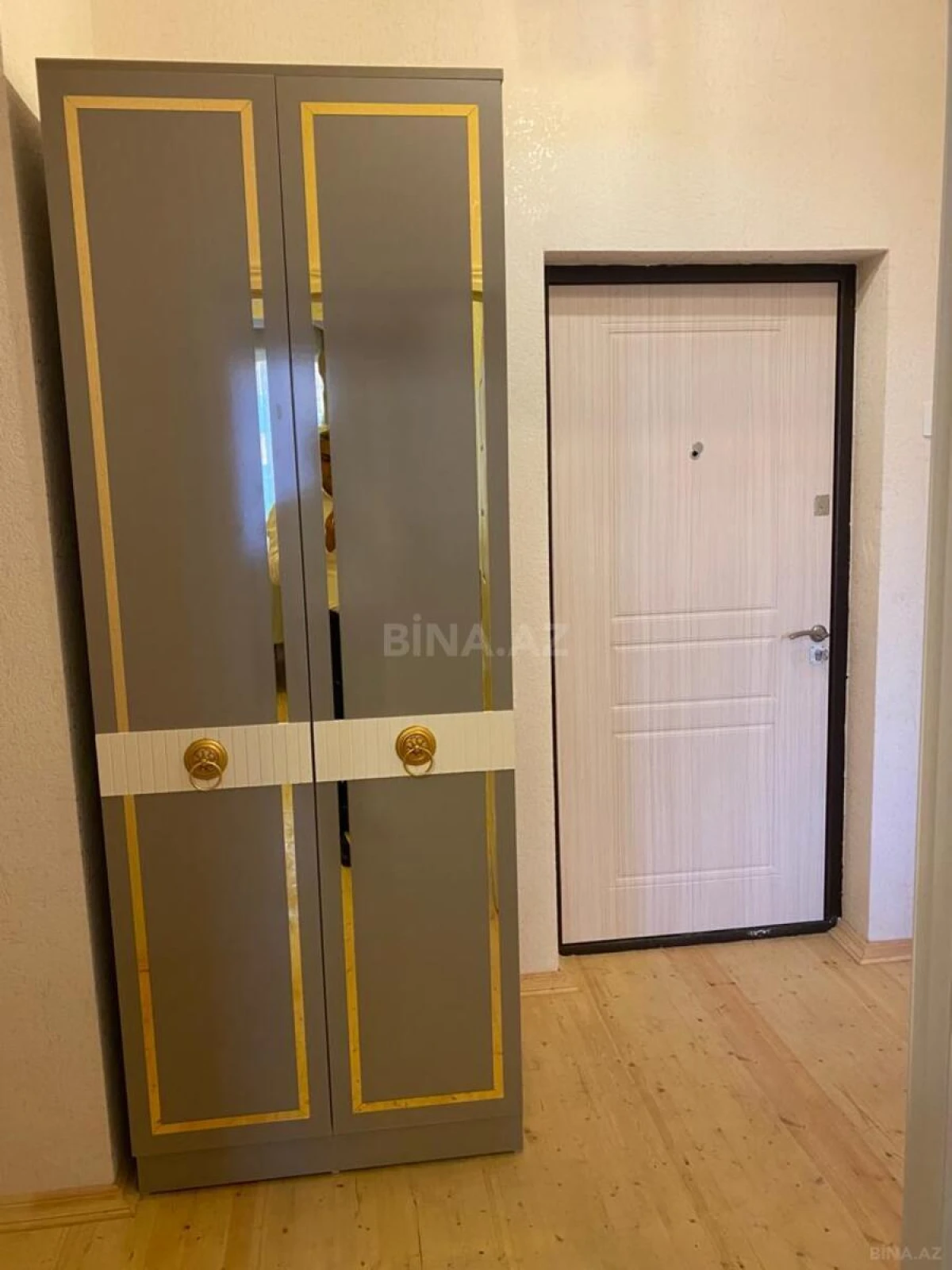Satılır 2 otaqlı mənzil 75 m²