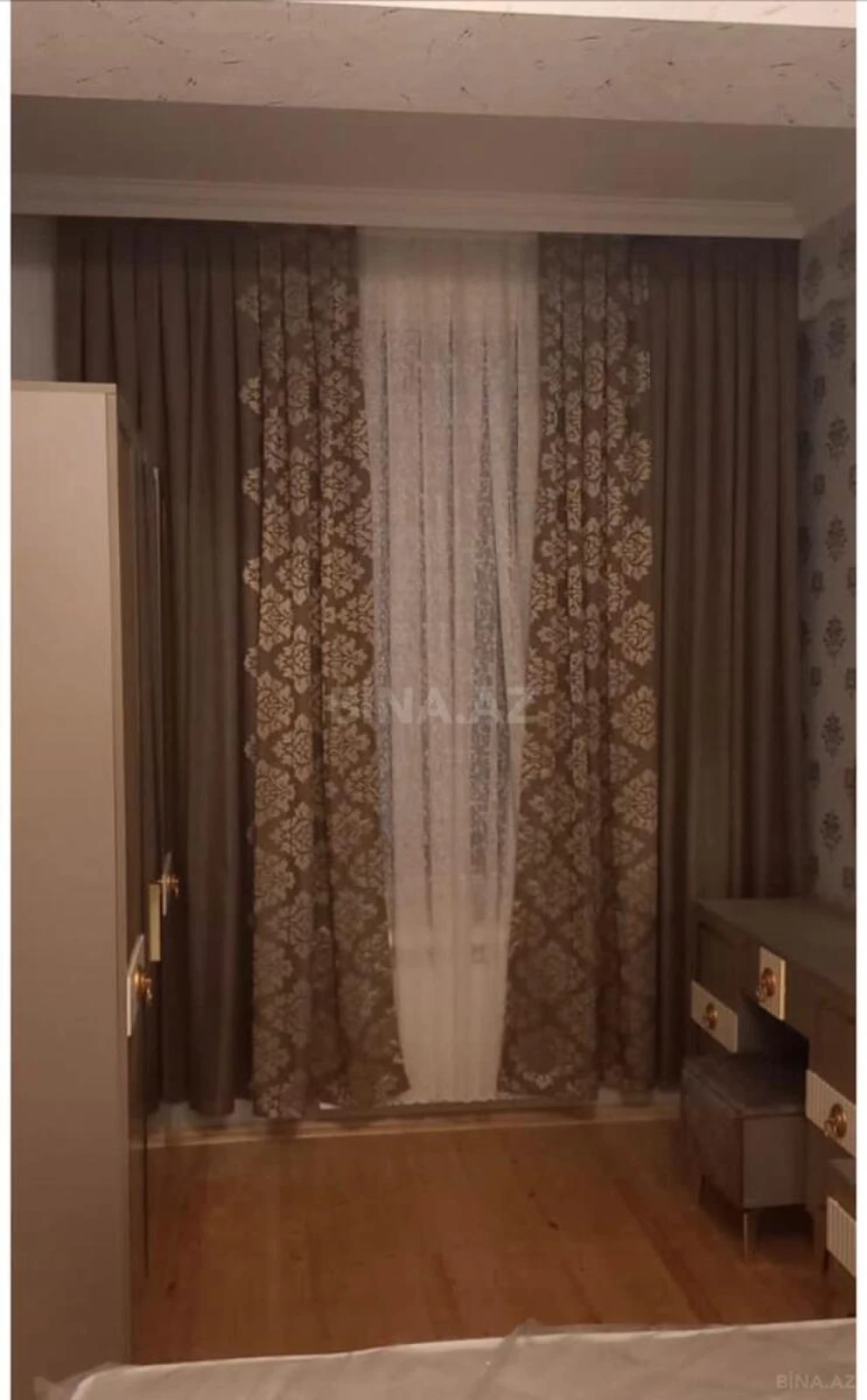 Satılır 2 otaqlı mənzil 75 m²