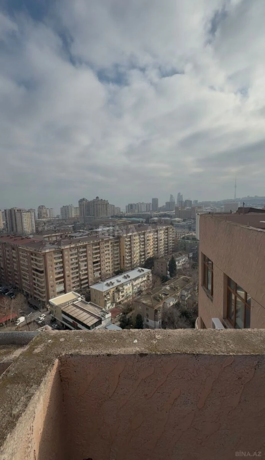 Satılır 3 otaqlı mənzil 120 m²