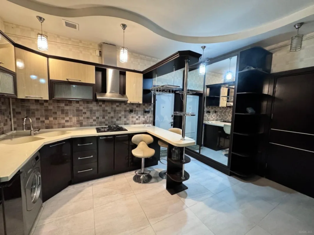 Satılır 2 otaqlı mənzil 65 m²