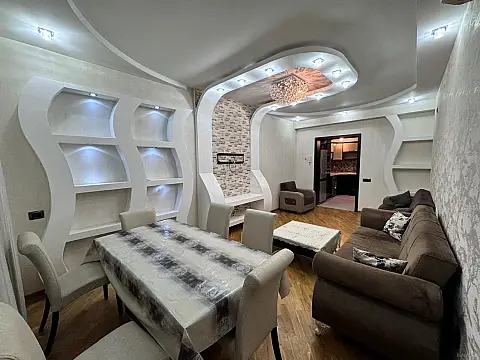 Satılır 2 otaqlı mənzil 65 m²