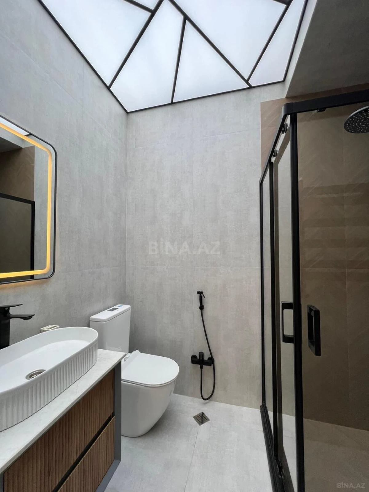 Satılır 2 otaqlı mənzil 55 m²