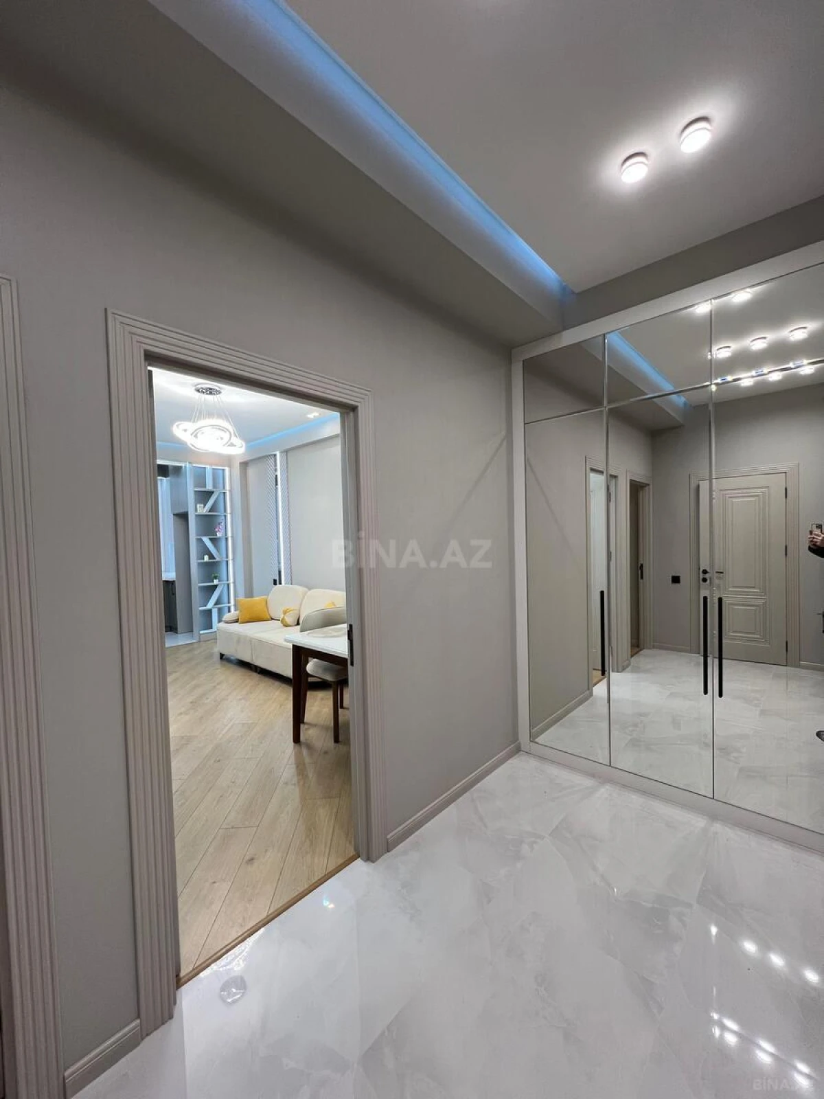 Satılır 2 otaqlı mənzil 55 m²