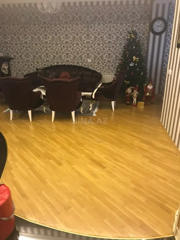 Satılır 4 otaqlı mənzil 126 m²