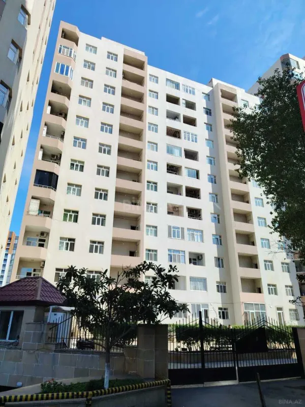 Satılır 4 otaqlı mənzil 126 m²
