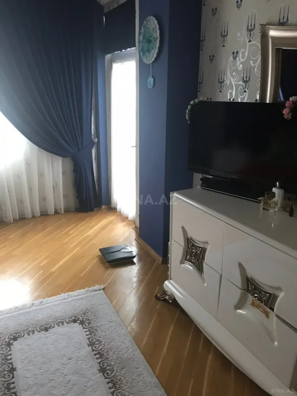 Satılır 4 otaqlı mənzil 126 m²