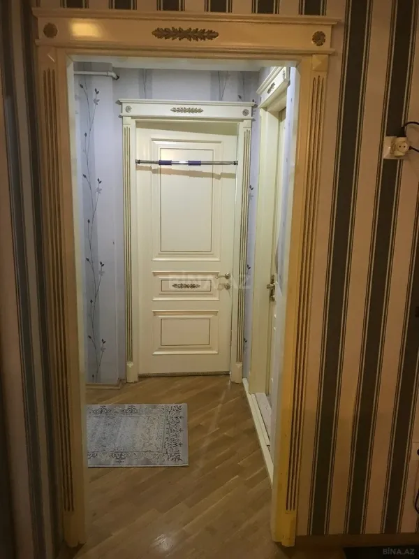 Satılır 4 otaqlı mənzil 126 m²