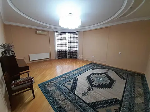 Satılır 3 otaqlı mənzil 131 m² — Bakı 3 otaq 131.00 m²