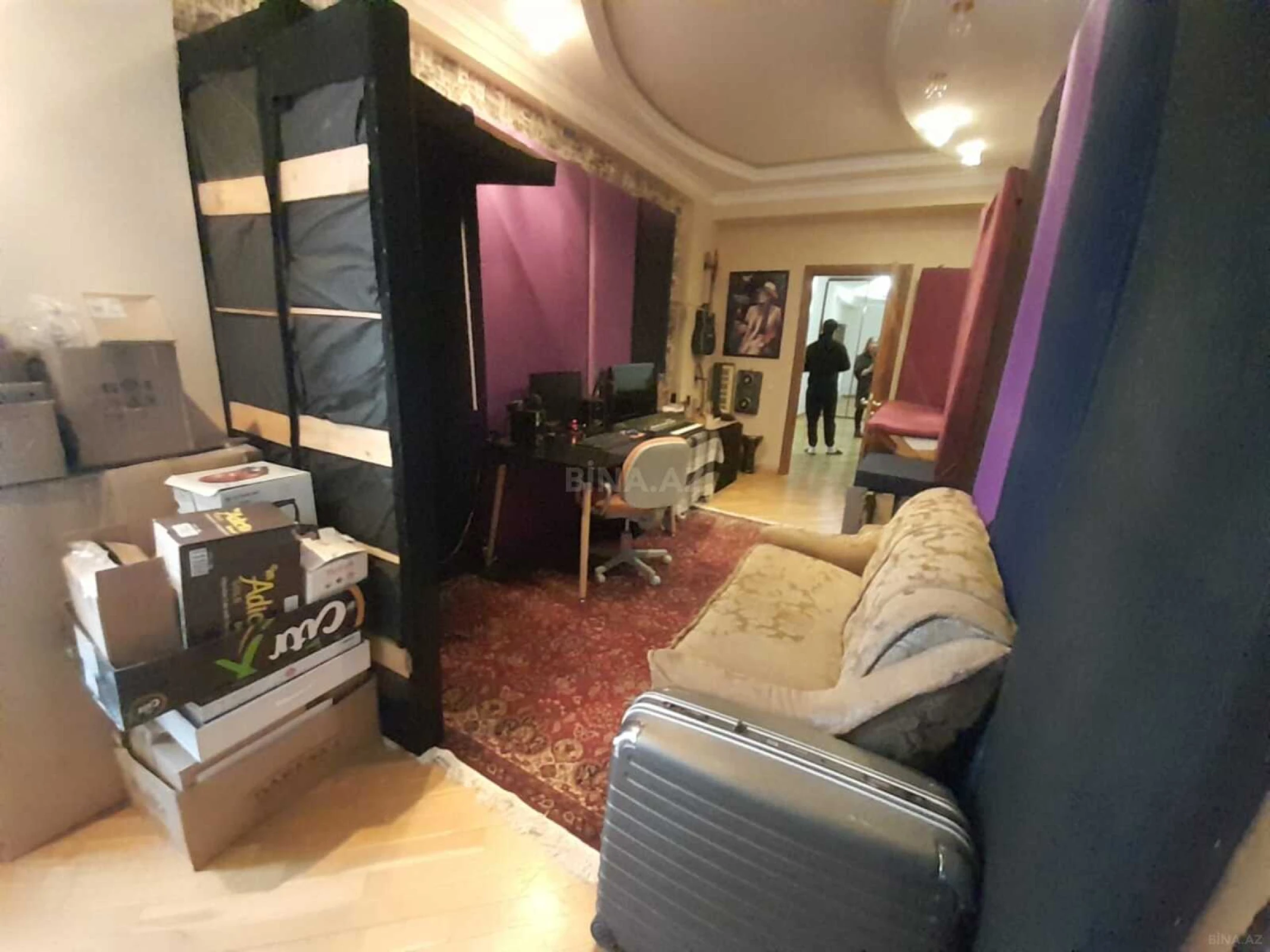Satılır 3 otaqlı mənzil 131 m²