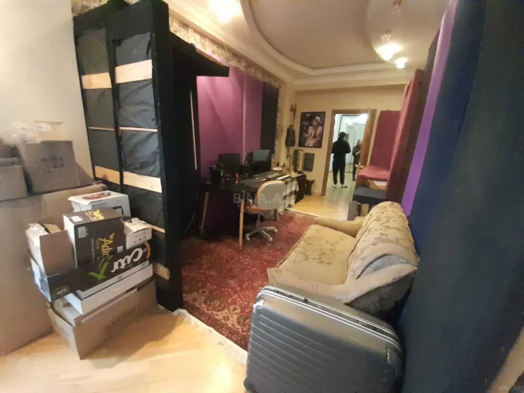 Satılır 3 otaqlı mənzil 131 m²