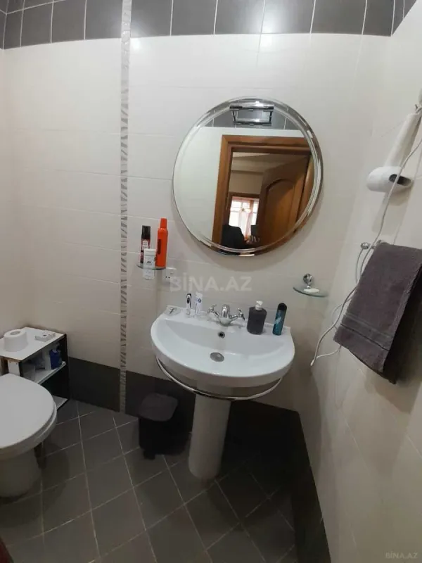 Satılır 3 otaqlı mənzil 131 m²