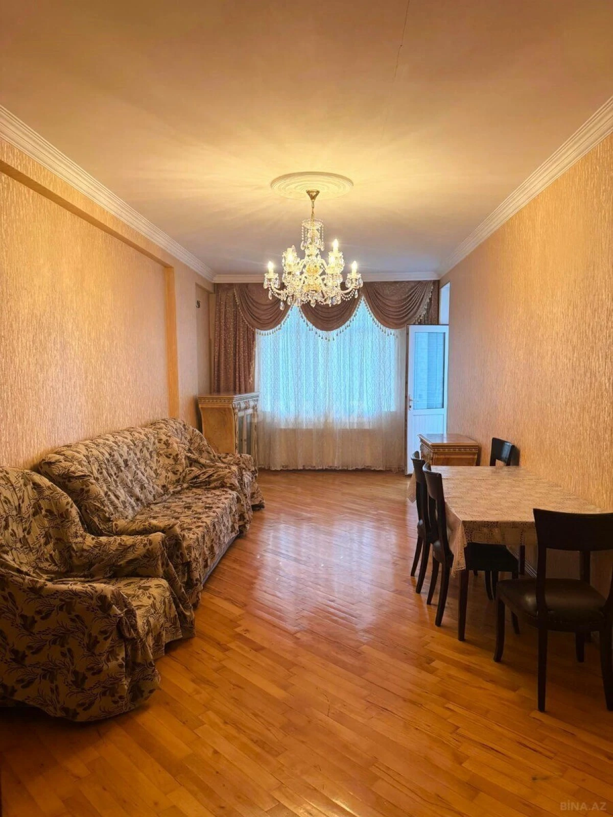 Satılır 3 otaqlı mənzil 130 m²