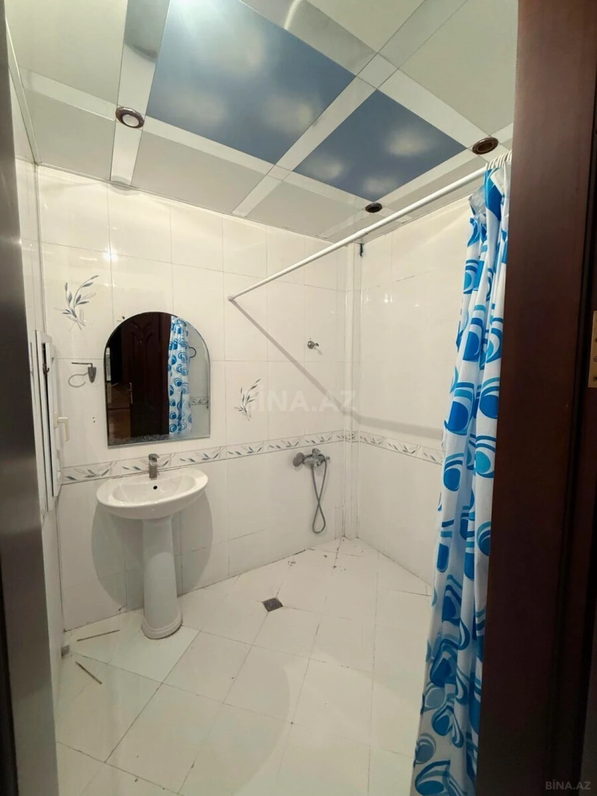 Satılır 3 otaqlı mənzil 130 m²