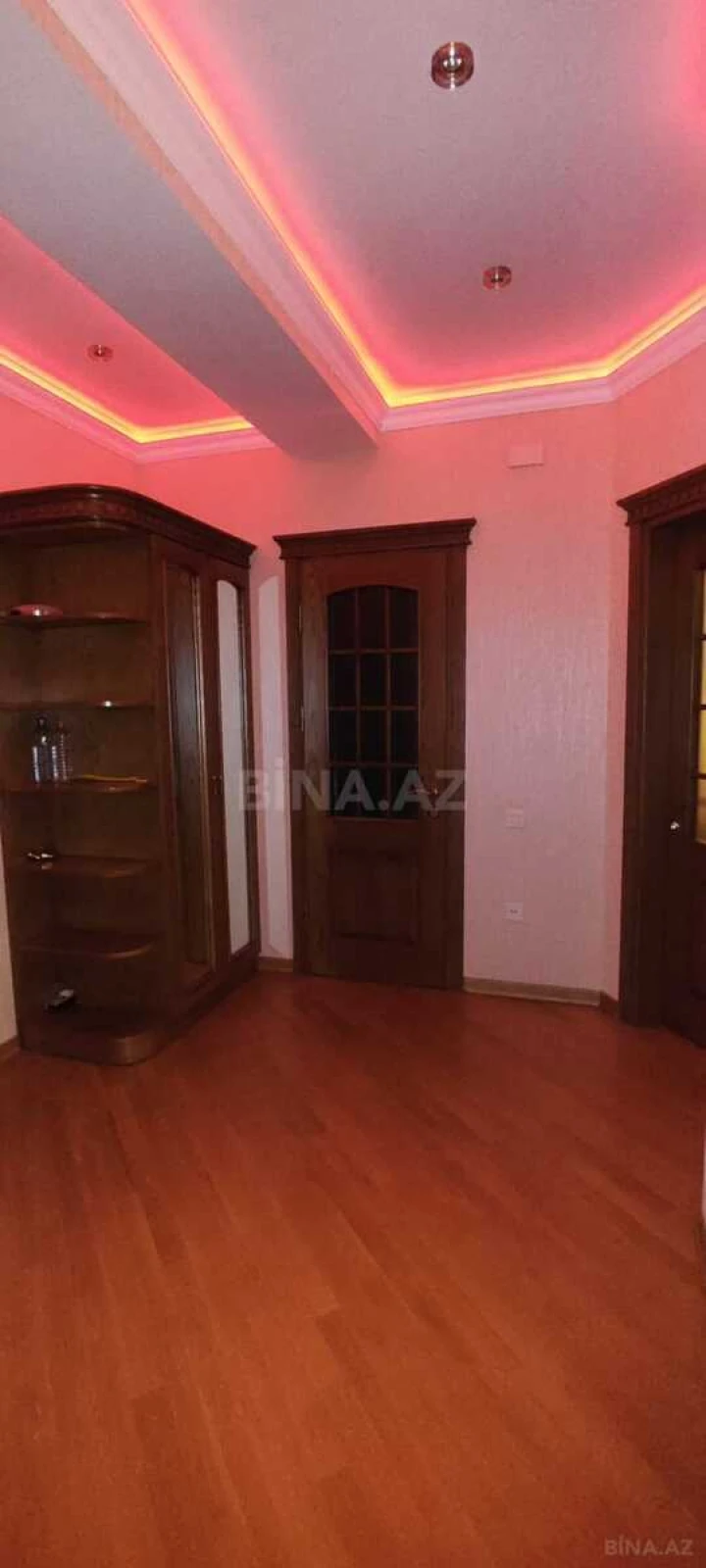 Kirayə verilir 2 otaqlı mənzil 100 m²